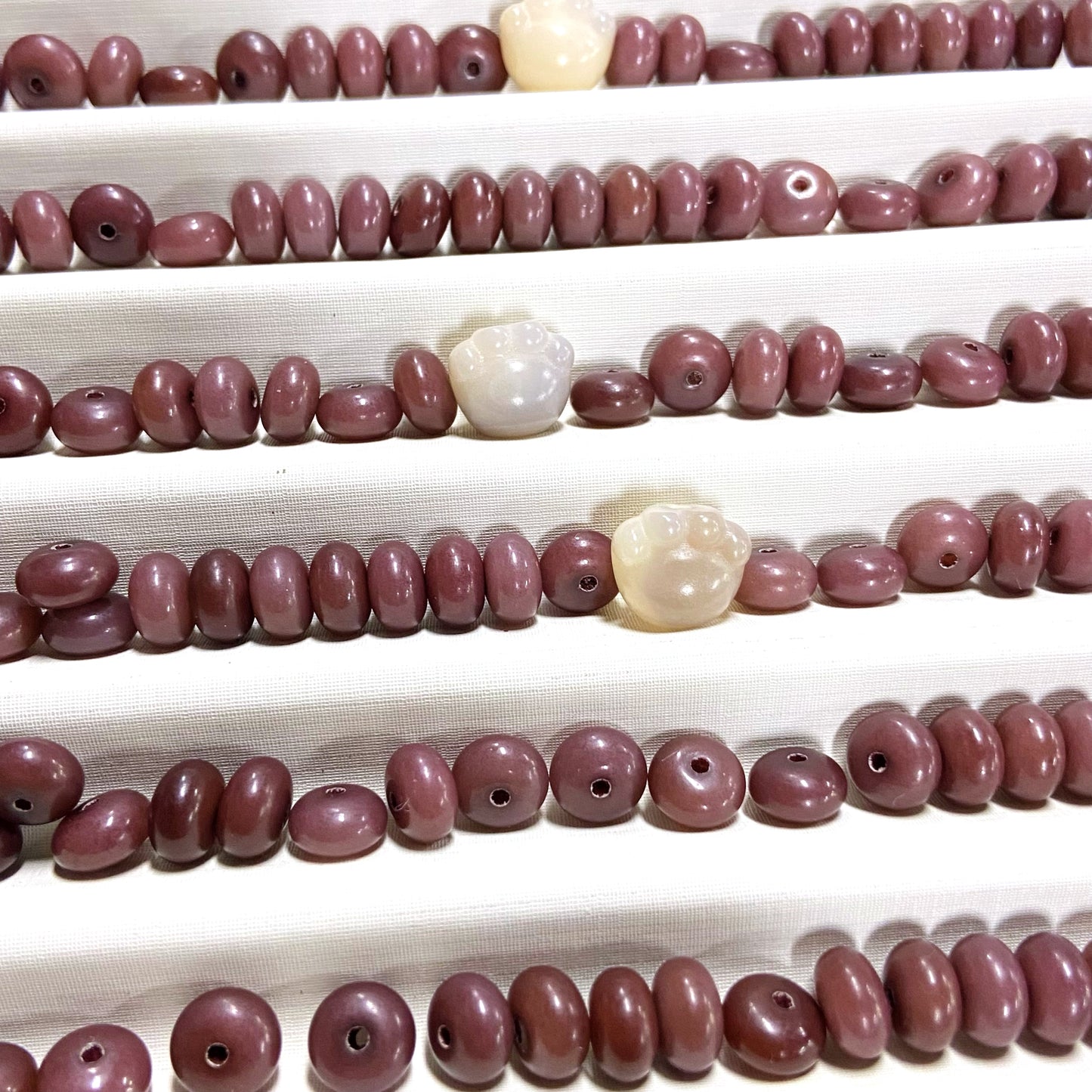 Bodhi Cobble Stone Taro Paw