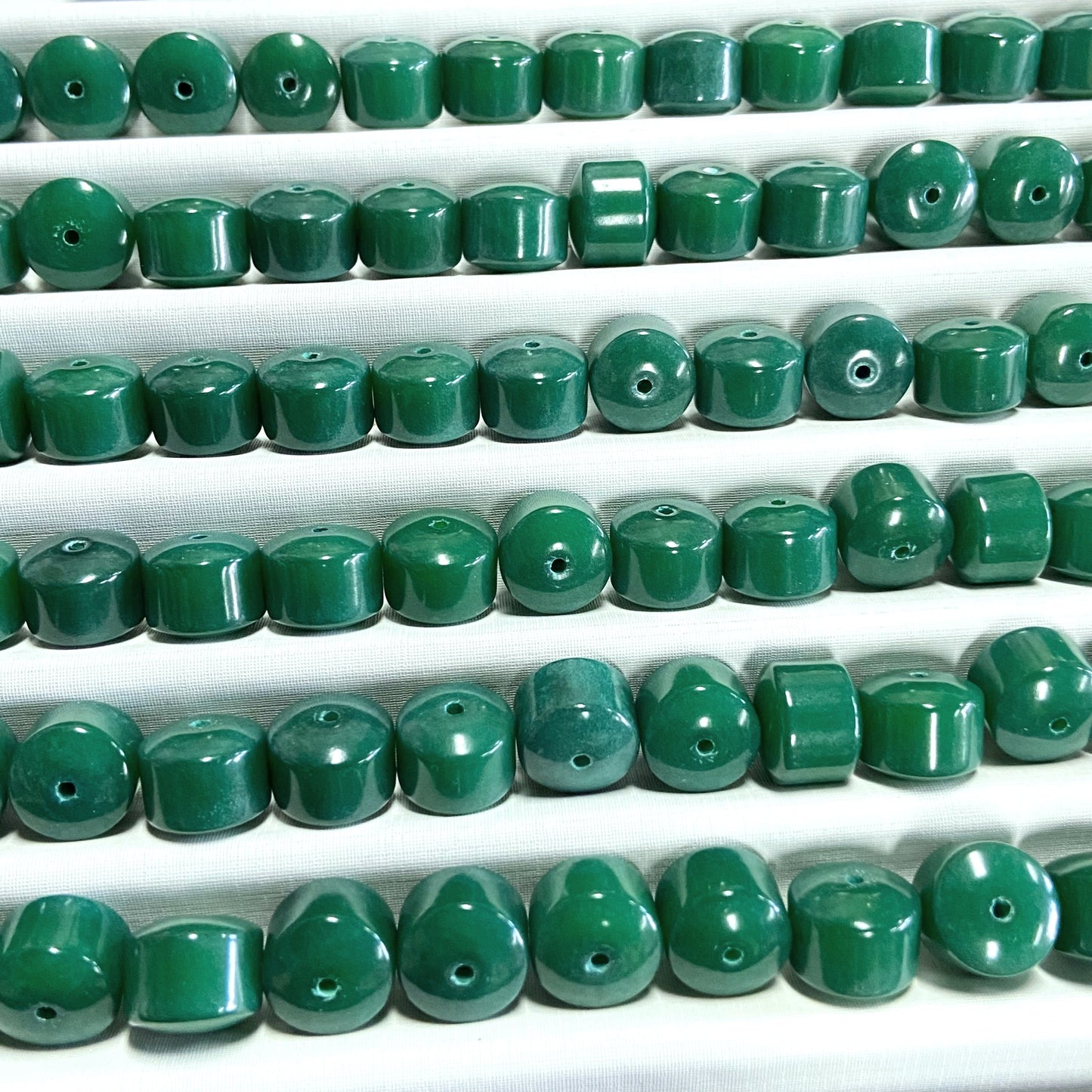 Bodhi Wheel Emerald 10*13mm