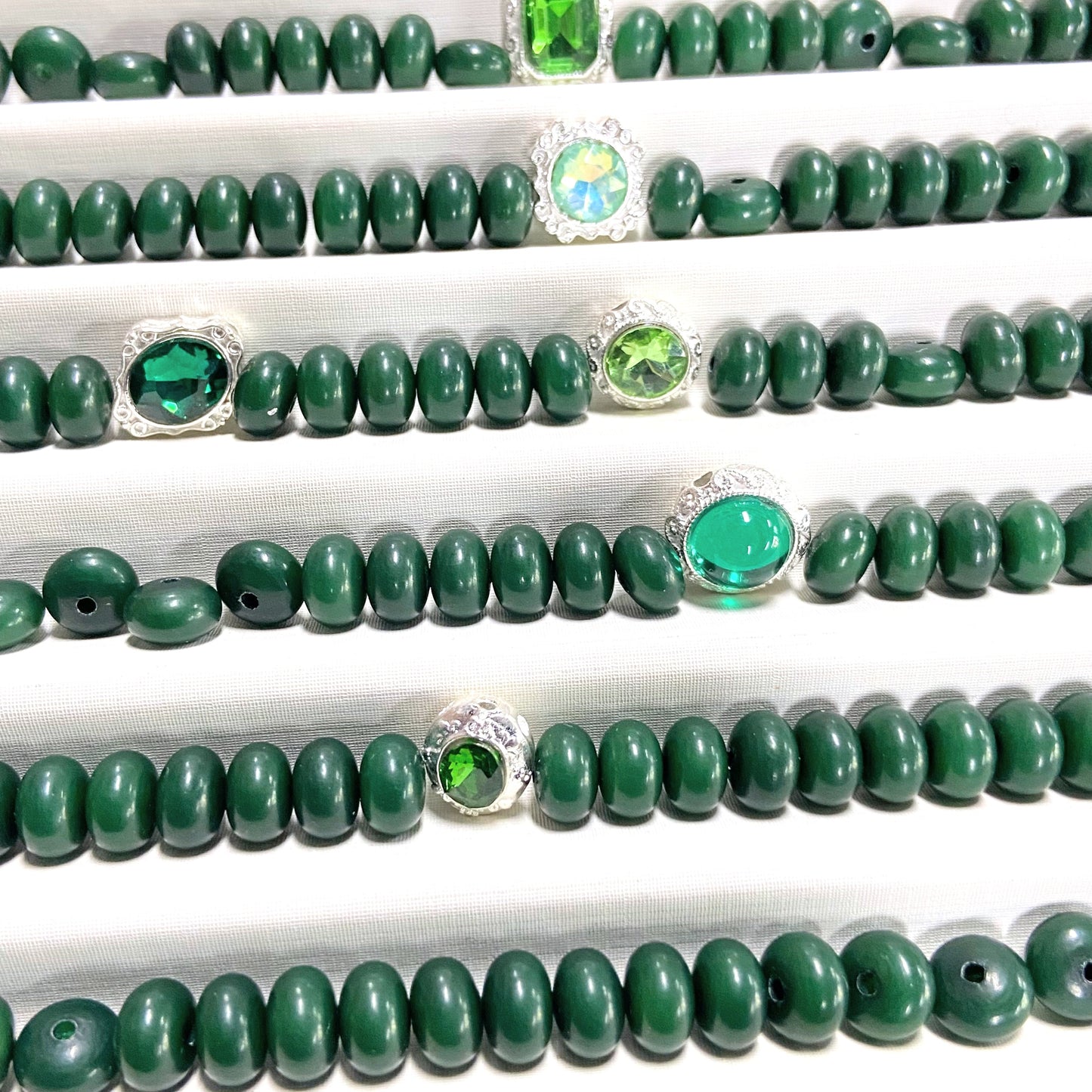 Bodhi Cobble Stone Emerald 6*9mm