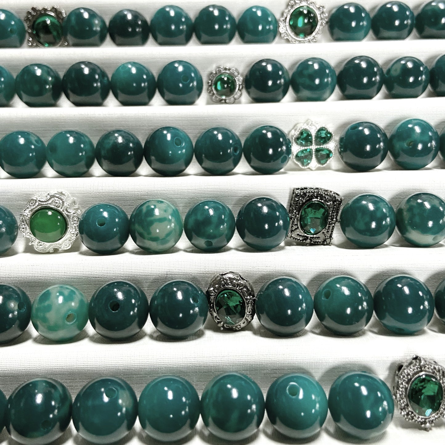 Bodhi Emerald Petal 12mm