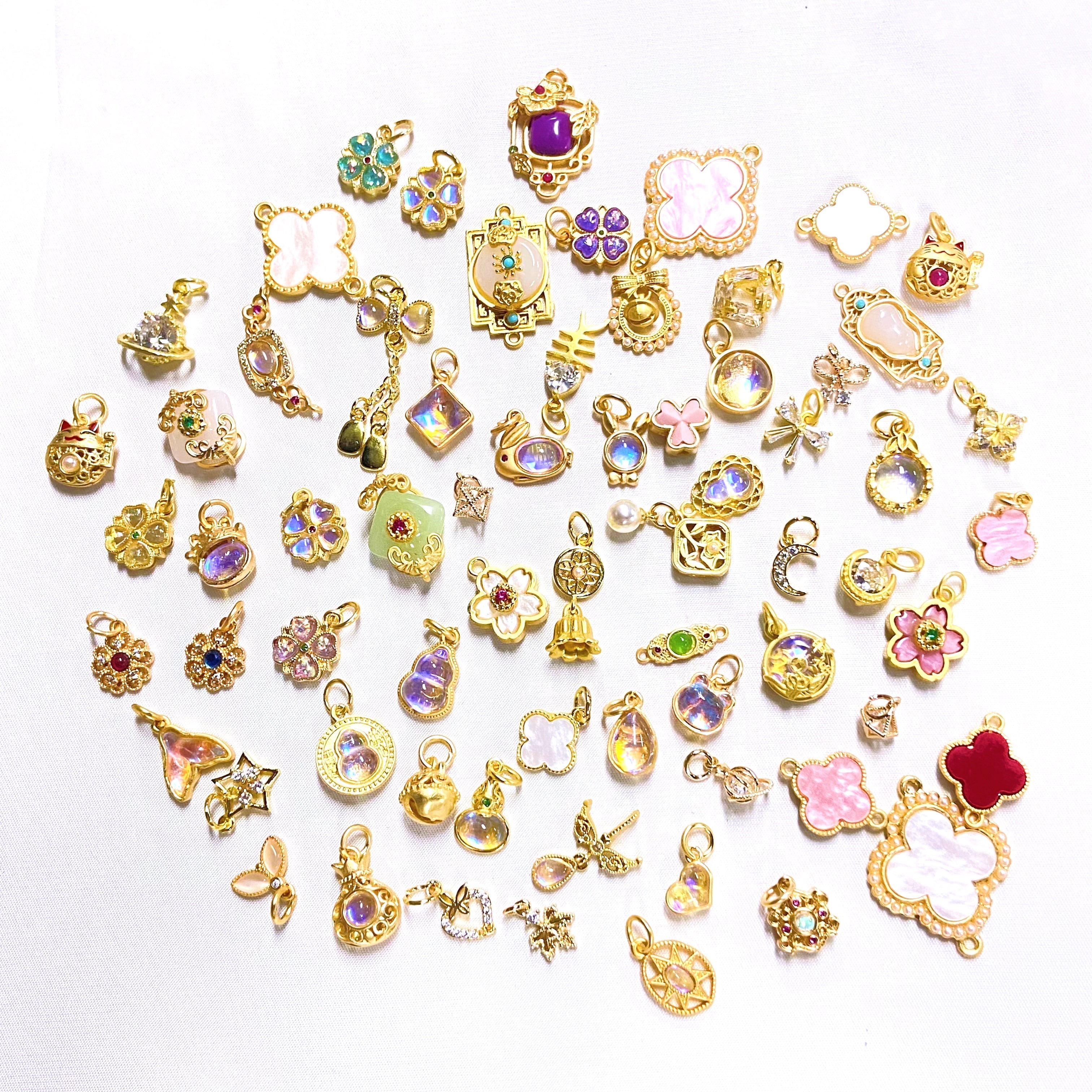 Royal Goldie Deluxe Pendants